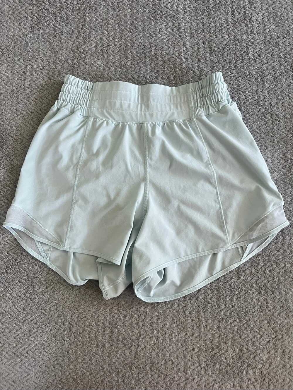 Lululemon Athletica Pastel Baby Blue Mid Rise Lined Hotty Hot Shorts Size 4